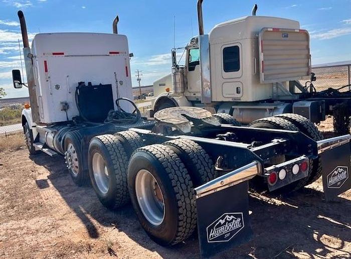 Used 2014 Kenworth T800 Sleeper