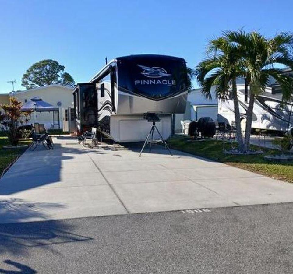 Used 2021 Jayco Pinnacle 36FBTS Fifth Wheel