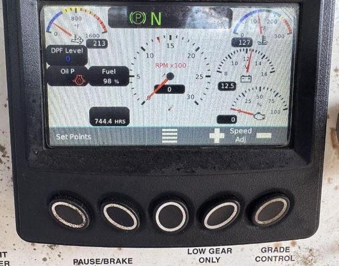 Used 2023 Leeboy 7000C