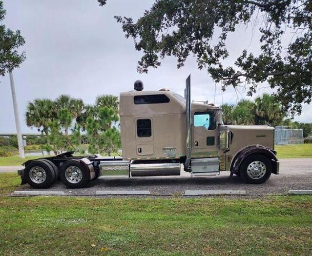 Used 2014 KENWORTH W900L