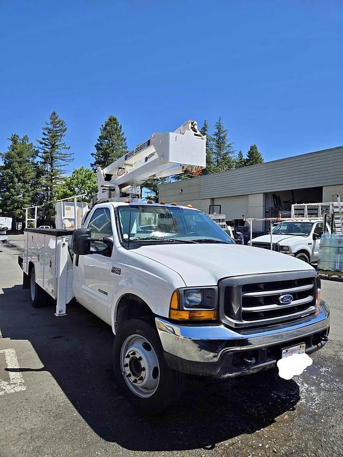 Used 2001 Ford F450 Super Duty Bucket Truck