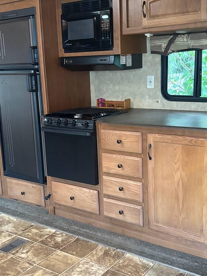 Used 2009 Coachmen Chaparral 322 RSLT