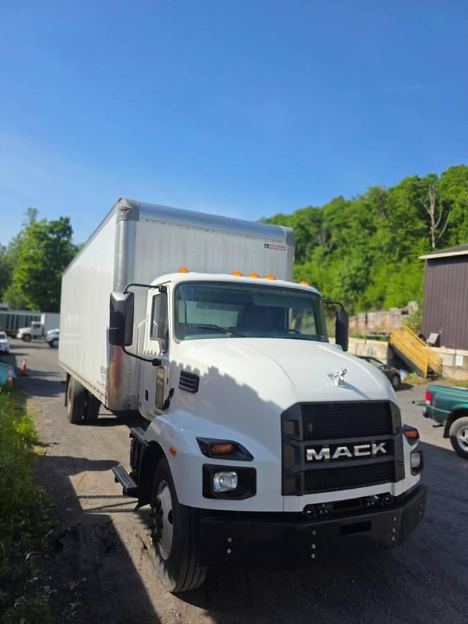 Used 2022 Mack MD Box Truck