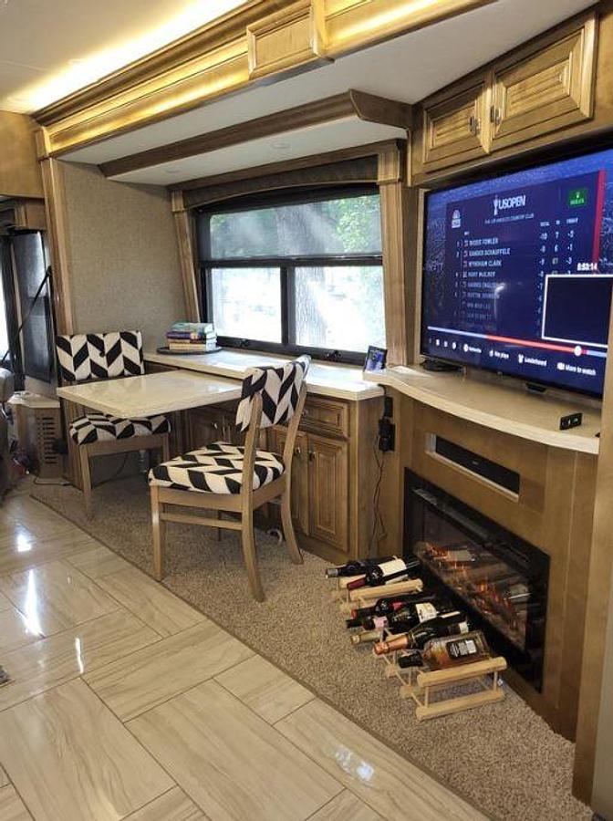 Used 2019 Fleetwood Discovery 40D LXE