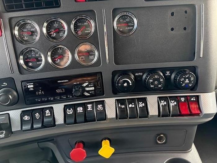 Used 2021 Kenworth T880 Sleeper Semi Truck