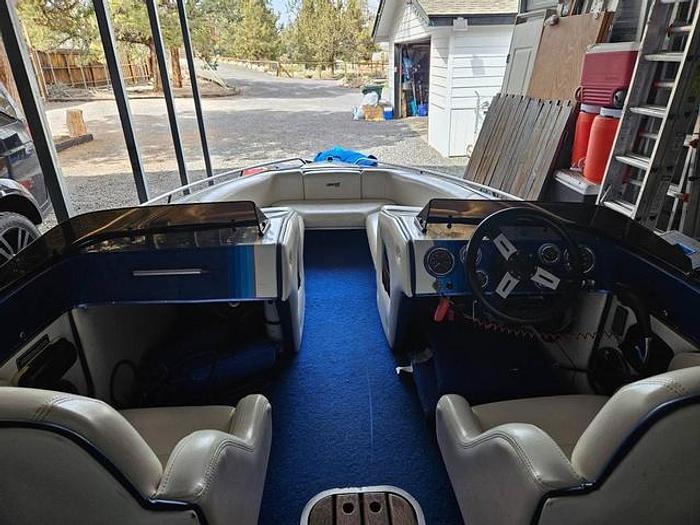 Used 1986 Commander Power Boat