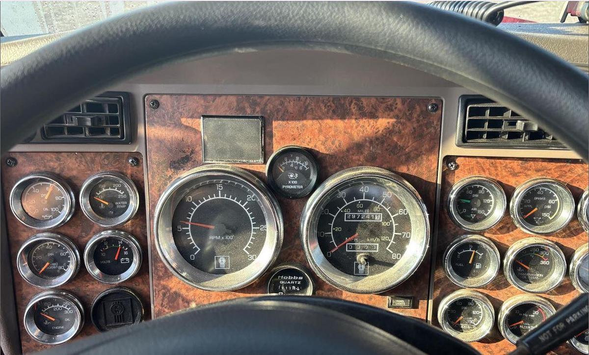 Used 2006 Kenworth T800 Wide Nose Day Cab Semi Truck