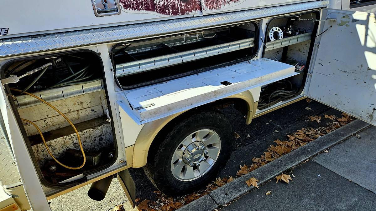 Used 2008 Ford F350 Diesel Utility Truck