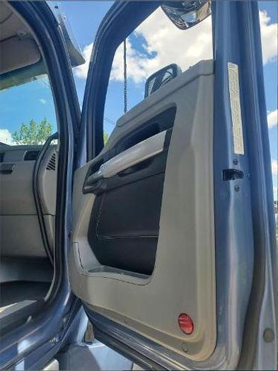 Used 2022 KENWORTH T880 Dump Truck