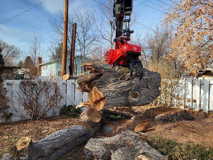 Used 2006 STERLING LT9500 with a Fassi F330SE Crane