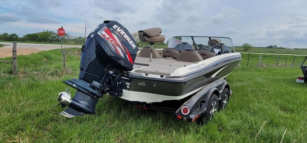 Used 2010 Ranger Reata 211 Fishing Boat
