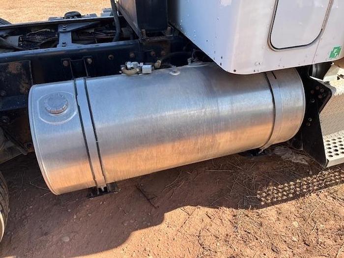 Used 2014 Kenworth T800 Sleeper