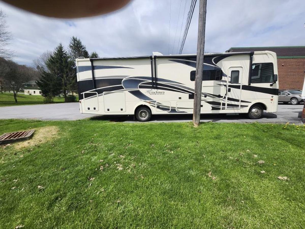 Used 2021 Coachman Mirada 3255