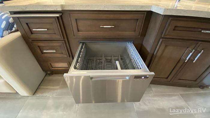 Used 2021 Newmar Ventana 4369