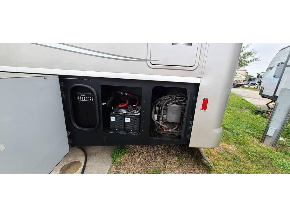 Used 2017 Winnebago Forza 34T