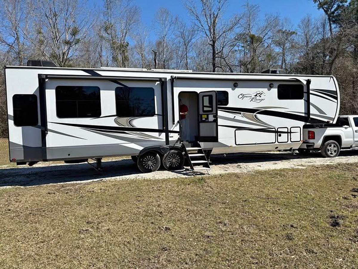 Used 2024 Highland Ridge Open Range 371MB Fifth Wheel