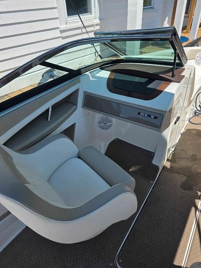 Used 2013 Sea Ray SLX 210