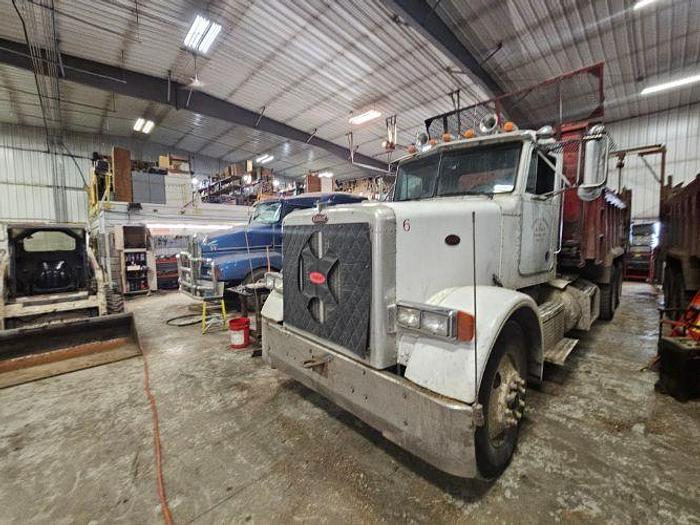 Used 1993 Peterbilt 379 Manure Spreader