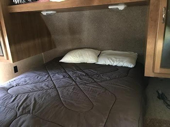 Used 2016 Coachmen Catalina 261BHS