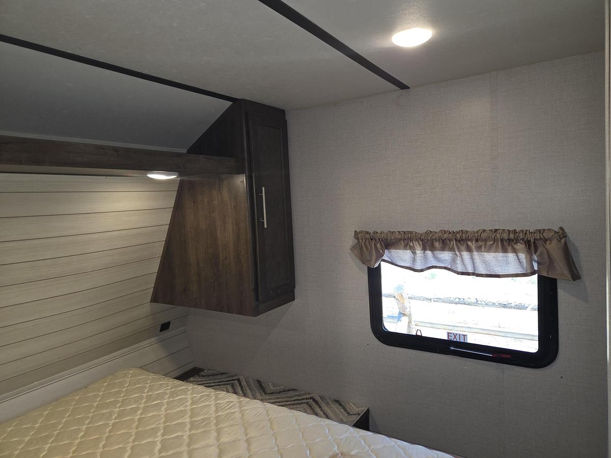 Used 2018 Crosswinds Volante VL30EK Travel Trailer