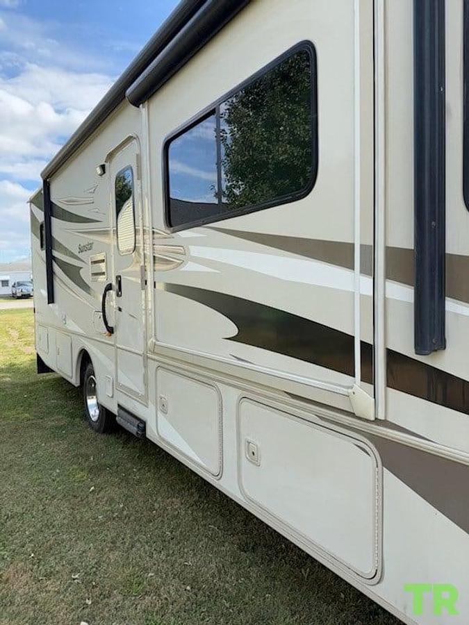 Used 2015 Winnebago Itasca Sunstar 30T