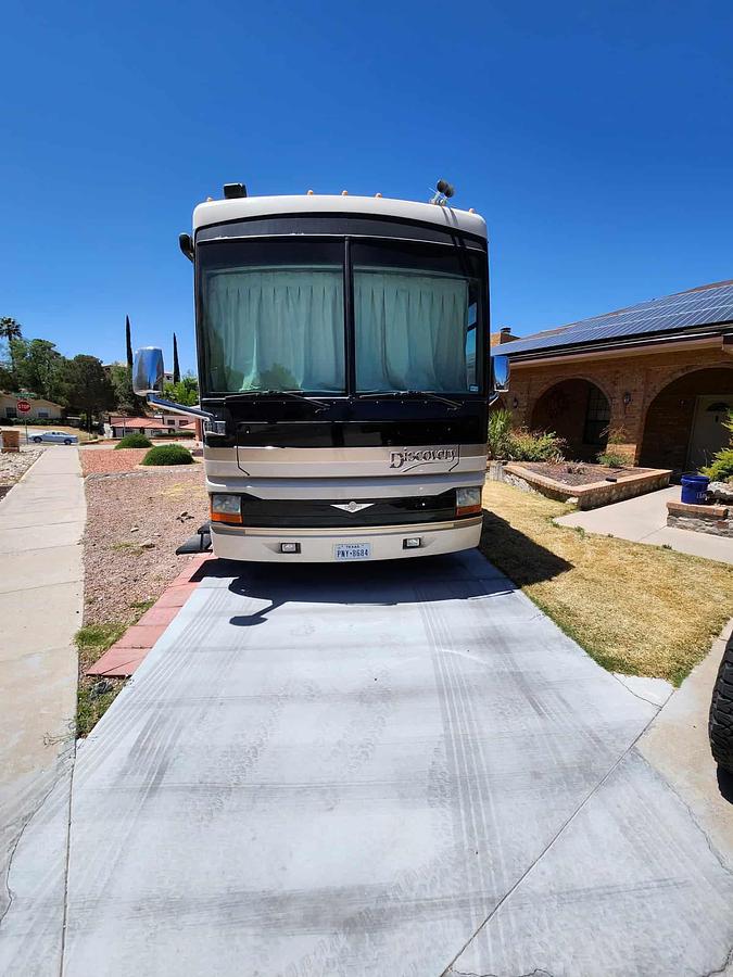 Used 2006 Fleetwood Discovery 39V