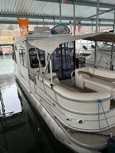 Used 2007 Suntracker Party Barge 32