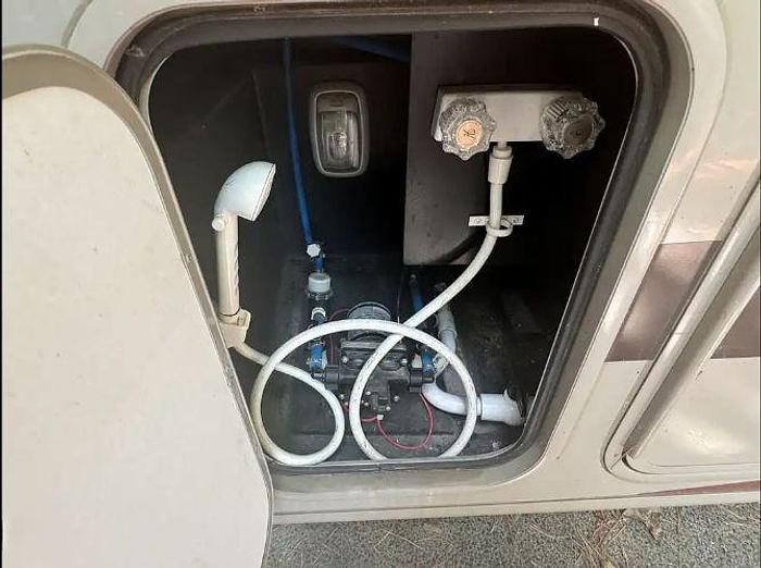 Used 2015 Thor Motor Coach Hurricane 27K