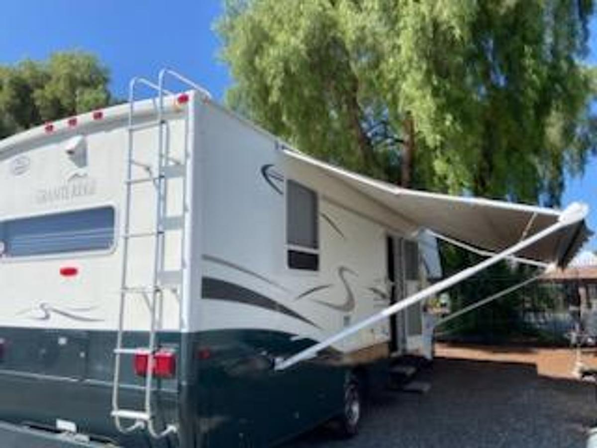 Used 2004 Jayco Granite Ridge Class C Motorhome