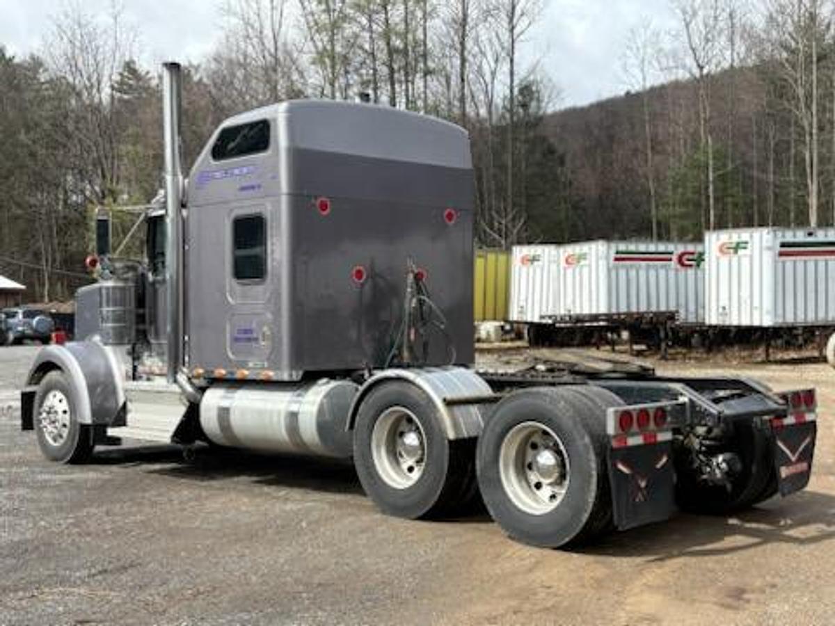 Used 2006 Kenworth W900l