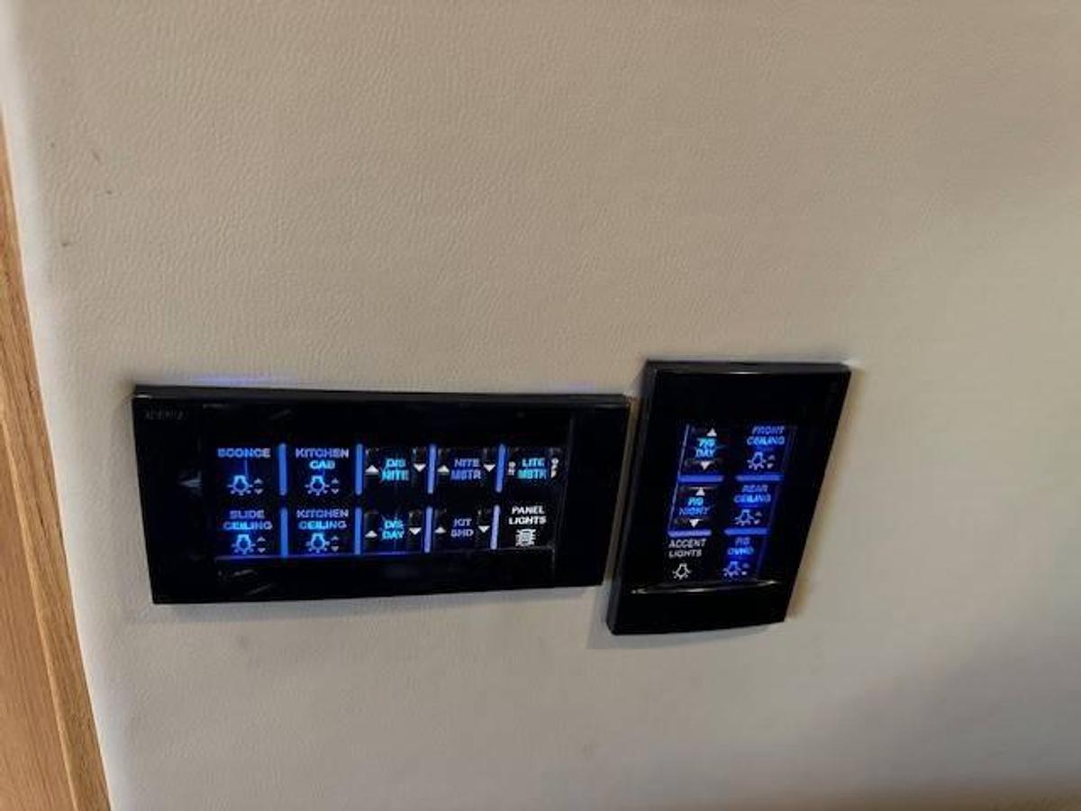 Used 2014 Born Free Royal Splendor