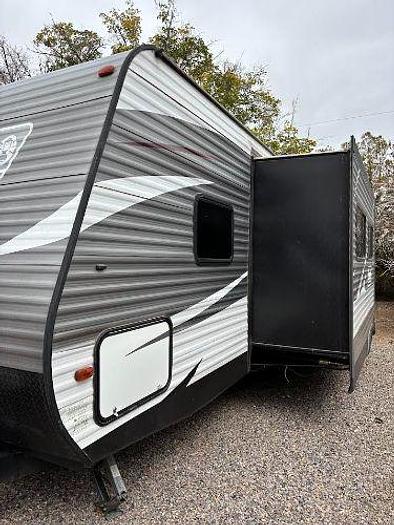 Used 2018 Dutchmen Coleman Lantern 262BH