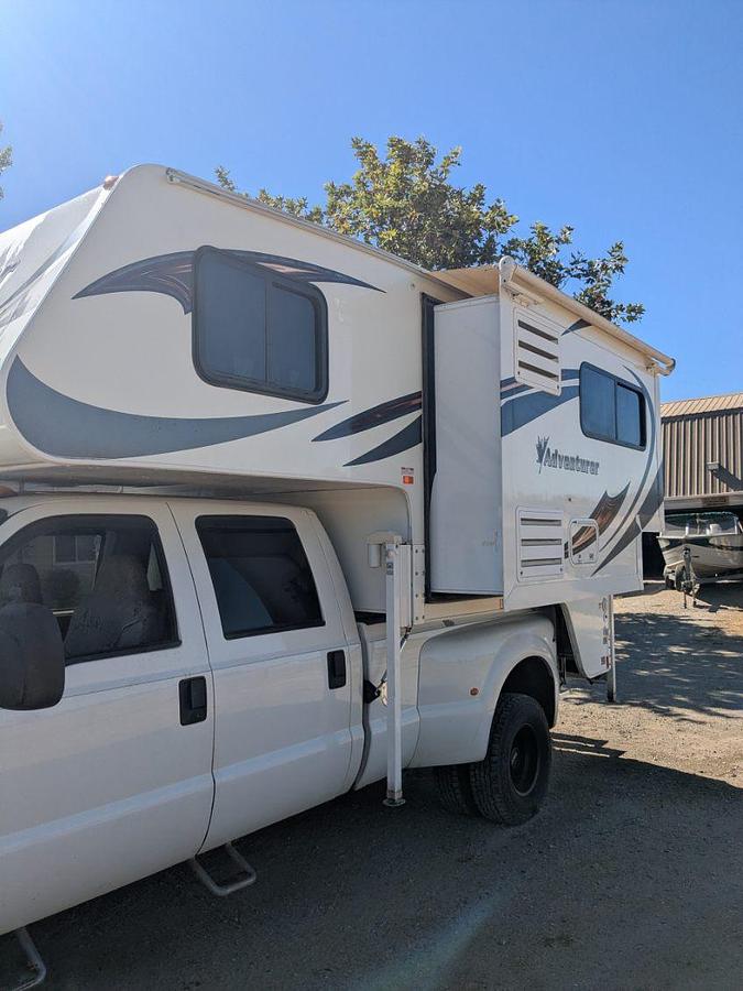 Used 2016 Adventurer 89RVS Motorhome
