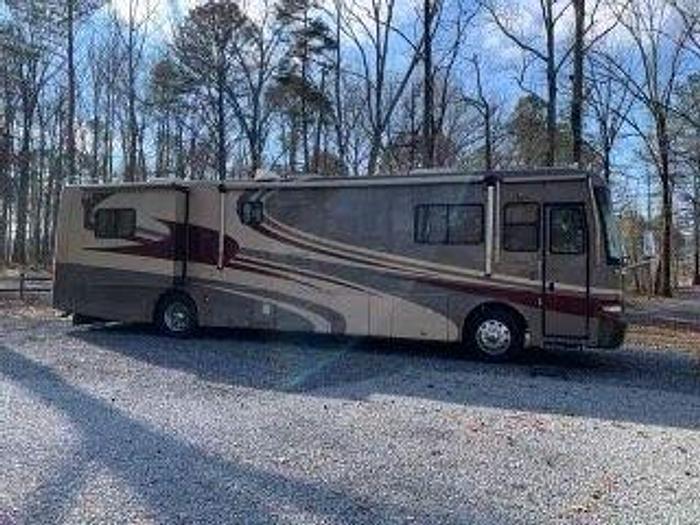 Used 2005 Monaco Camelot 40PBT