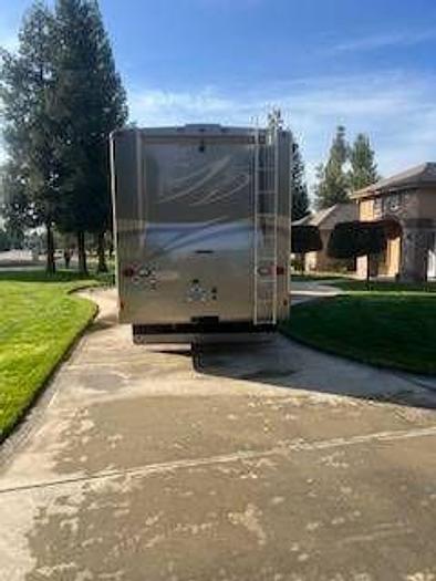Used 2010 Winnebago Sightseer 33C