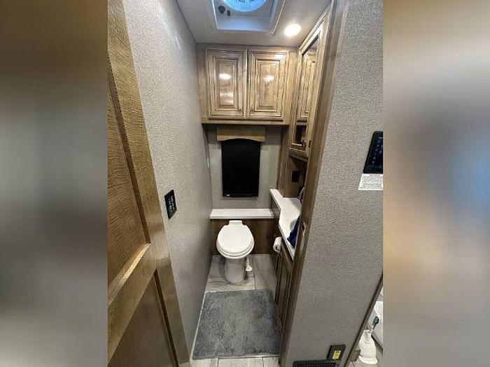 Used 2019 Fleetwood Discovery LXE 40M