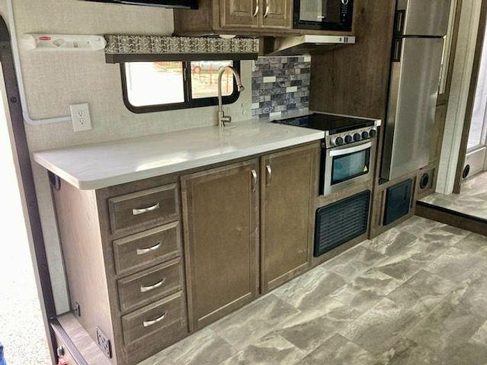 Used 2022 Conquest 6320