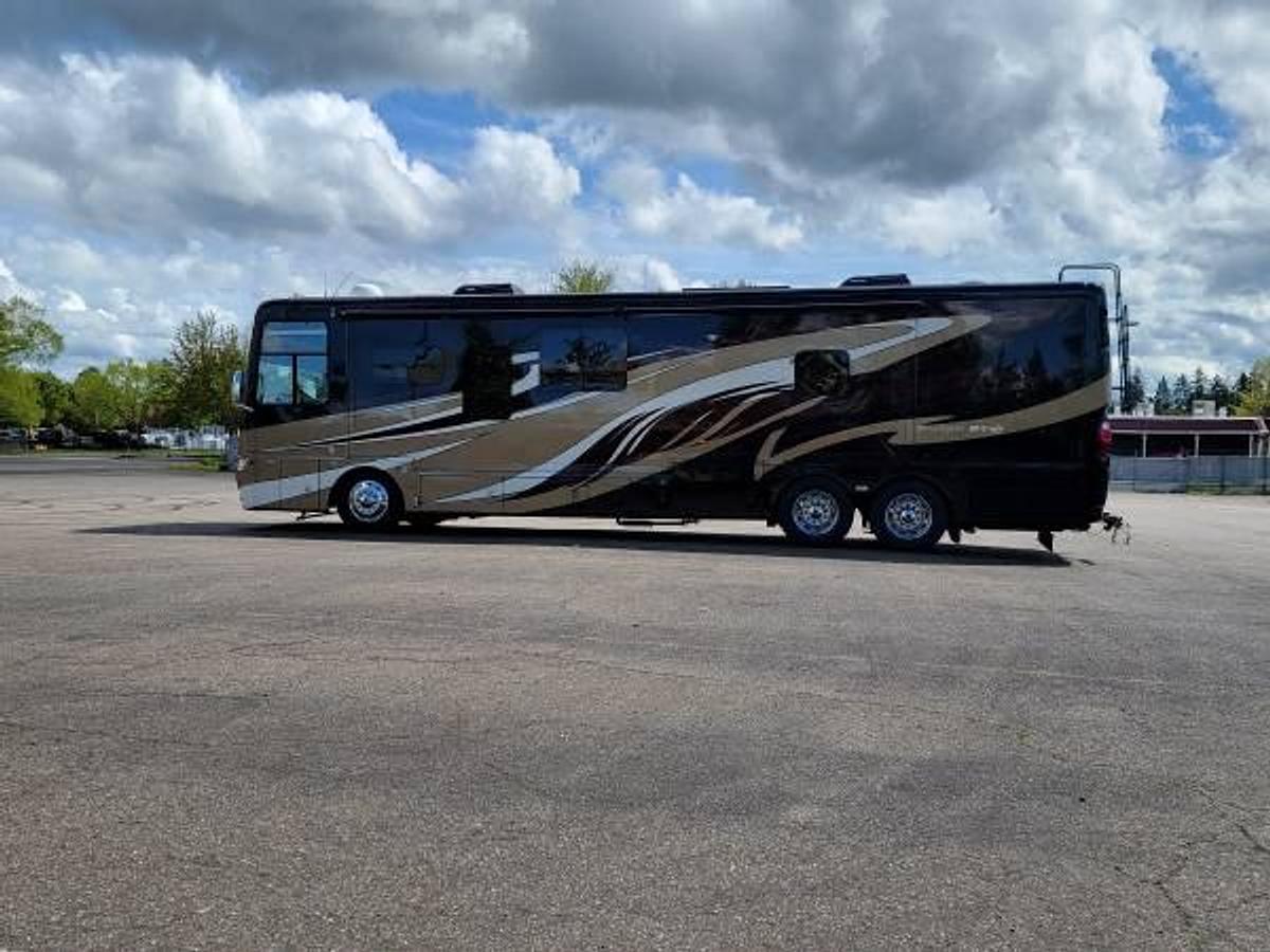 Used 2014 Newmar Dutch Star 4018