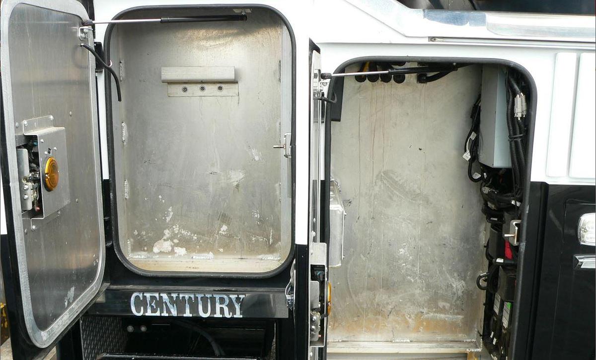 Used 2016 Peterbilt 389