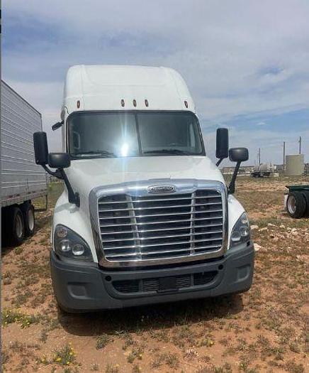 Used 2017 Freightliner Cascadia 125