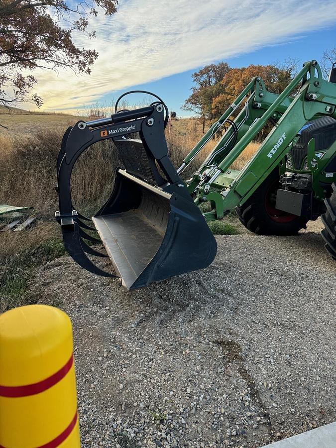Used 2022 Fendt 716 Tractor