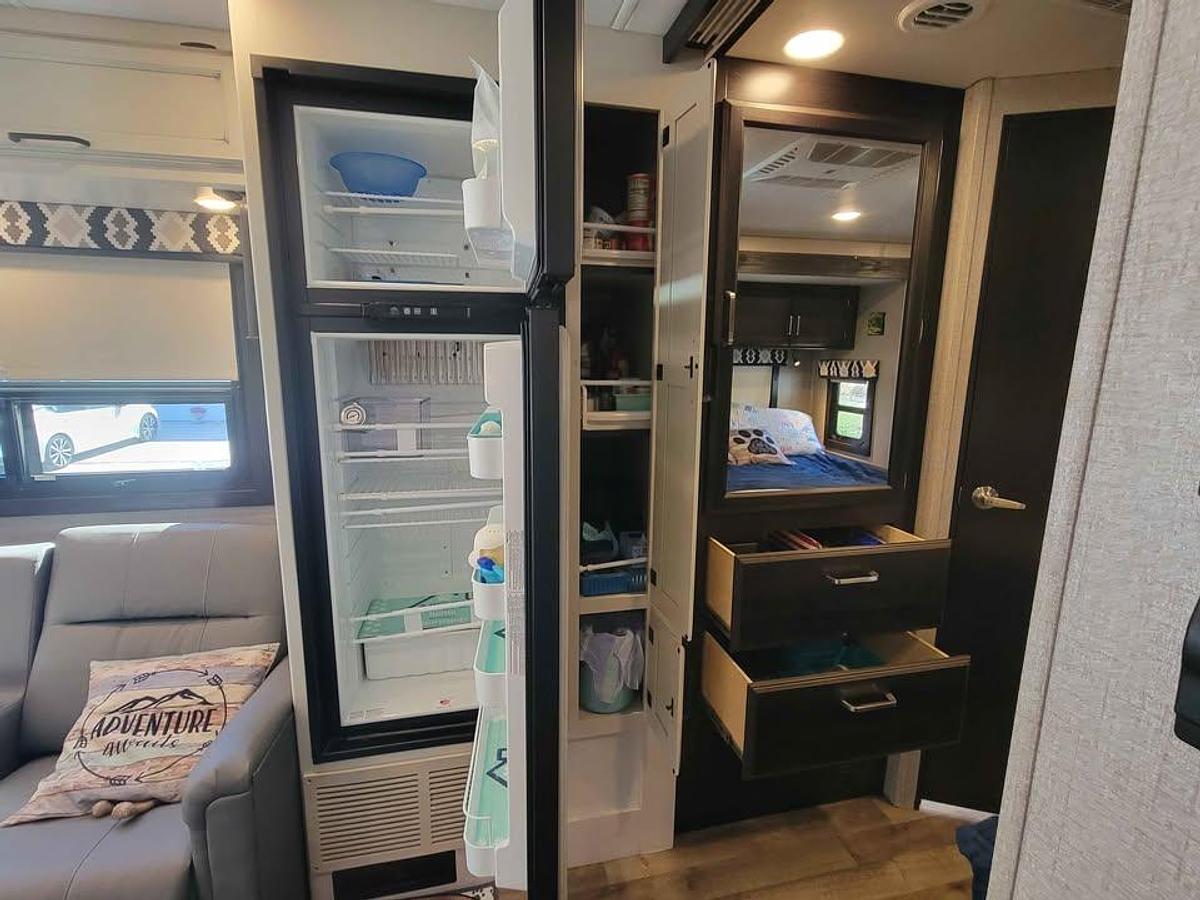 Used 2021 Jayco Greyhawk 27U