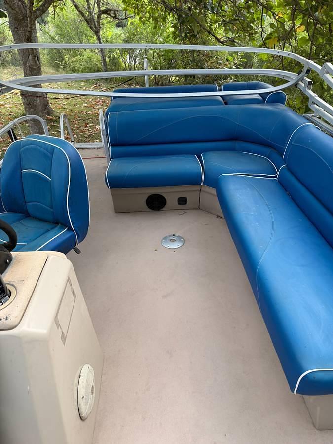 Used 2014 Sun Catcher G3 Pontoon – Yamaha 90 HP 4-Stroke – 500 Hours – Trolling Motor