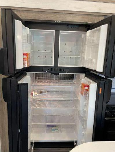 Used 2021 Heartland Elkridge 38RSRT