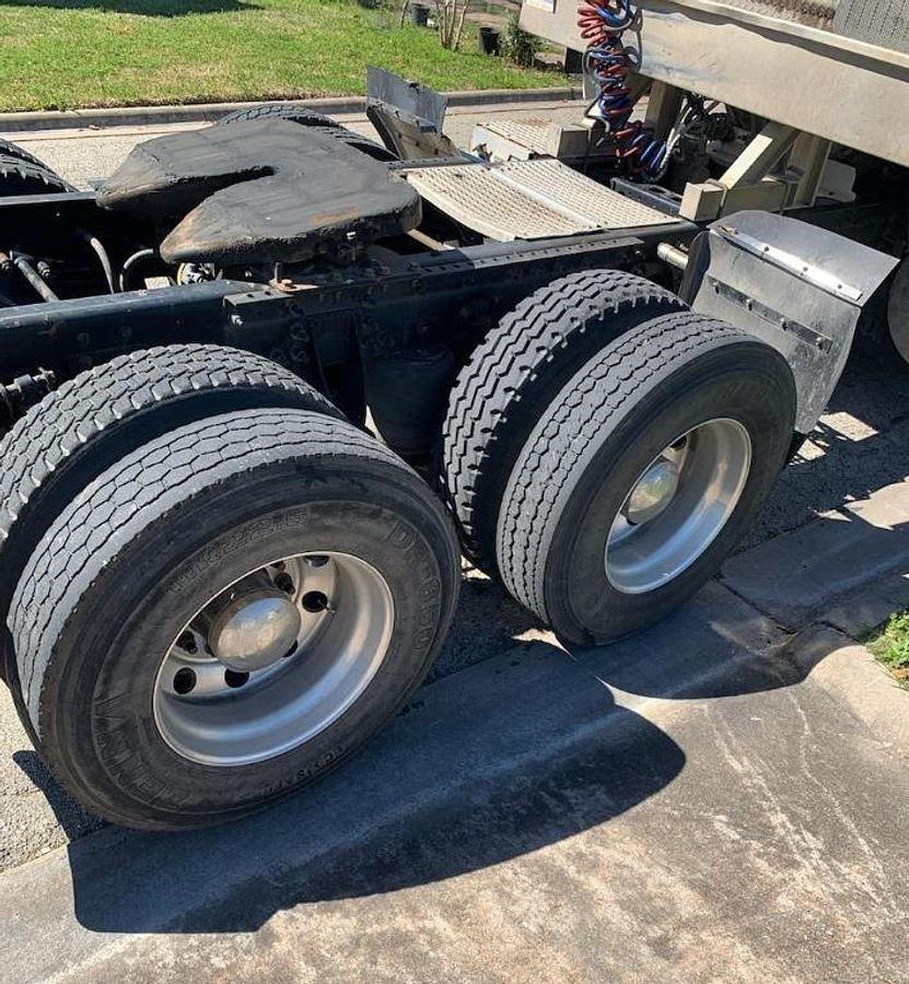 Used 2015 International Prostar Sleeper Semi Truck