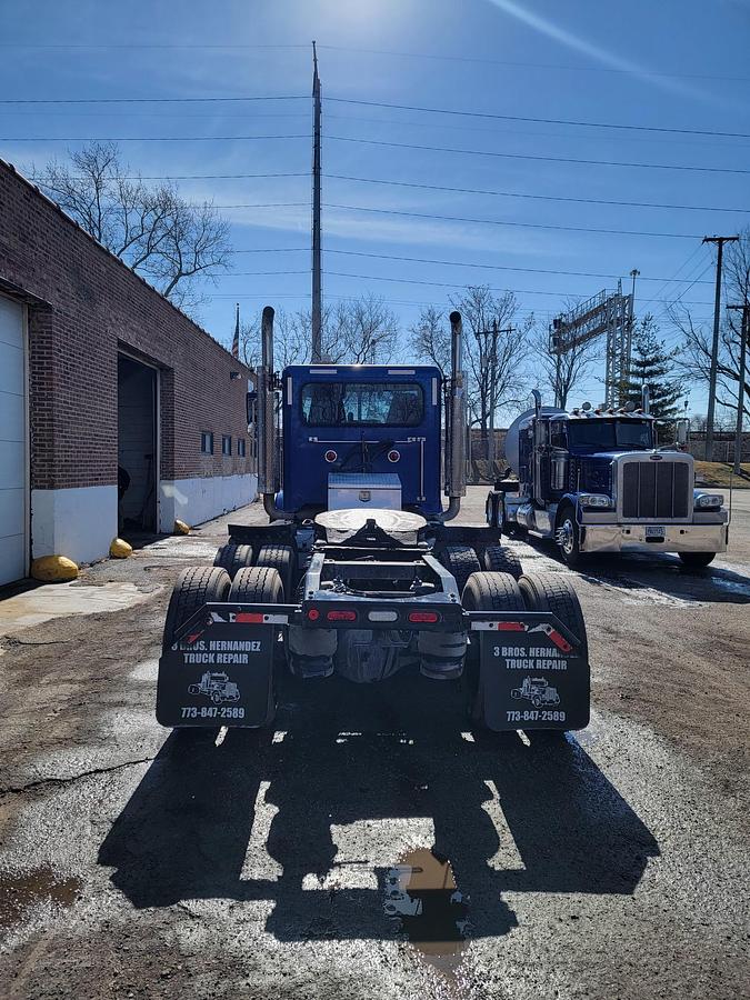Used 2017 Peterbilt 389 Day Cab