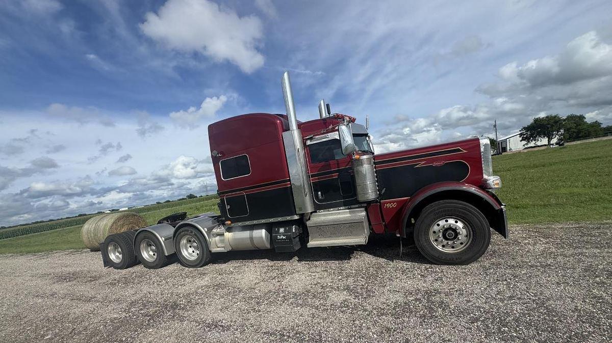 Used 2019 Peterbilt 389