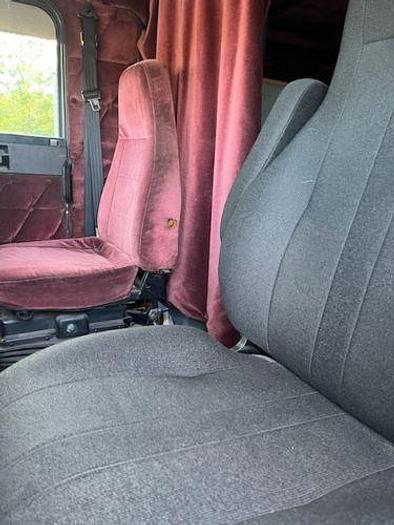 Used 2000 Freightliner Short Hood Classic