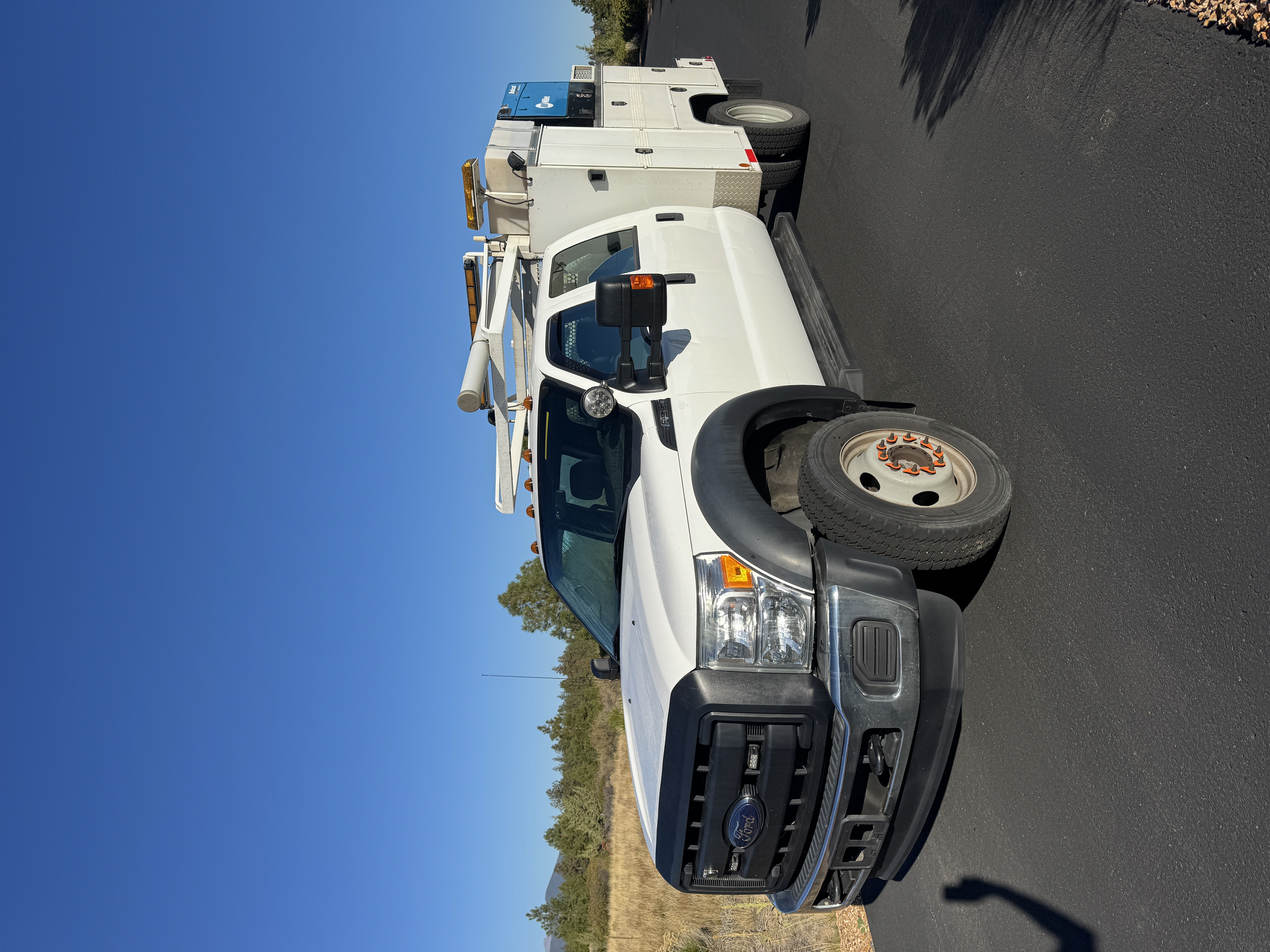 Used 2015 Ford F550 4x4 Crew Cab Service Truck with Welder