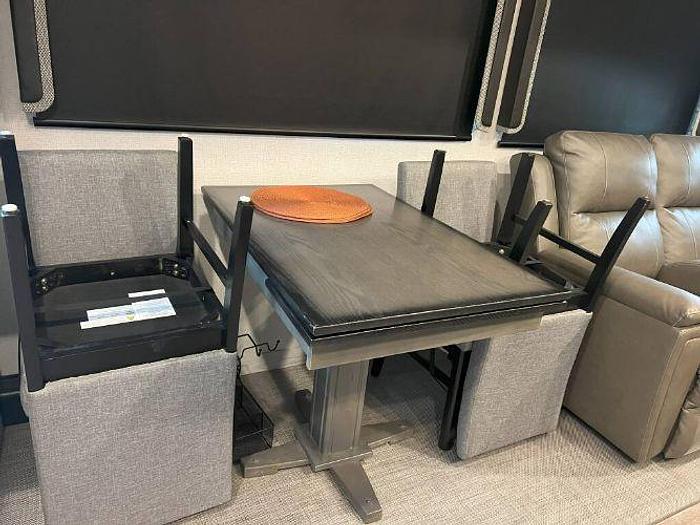 Used 2021 Keystone Montana 295RL